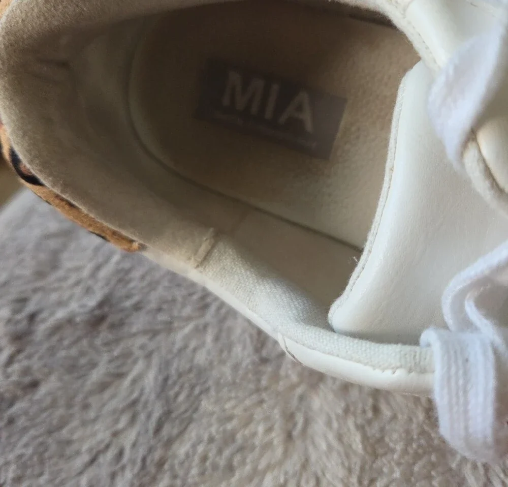 Mia Leopard Accent Sneakers ♥️